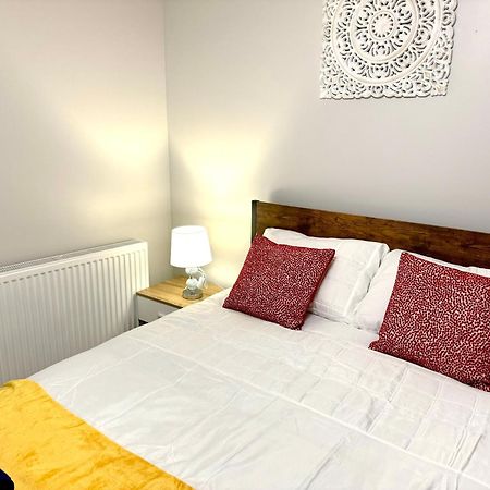 Comfy Studio Flat And Workspace Near Ashton-U-Lyne Station Stalybridge Dış mekan fotoğraf