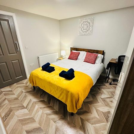 Comfy Studio Flat And Workspace Near Ashton-U-Lyne Station Stalybridge Dış mekan fotoğraf