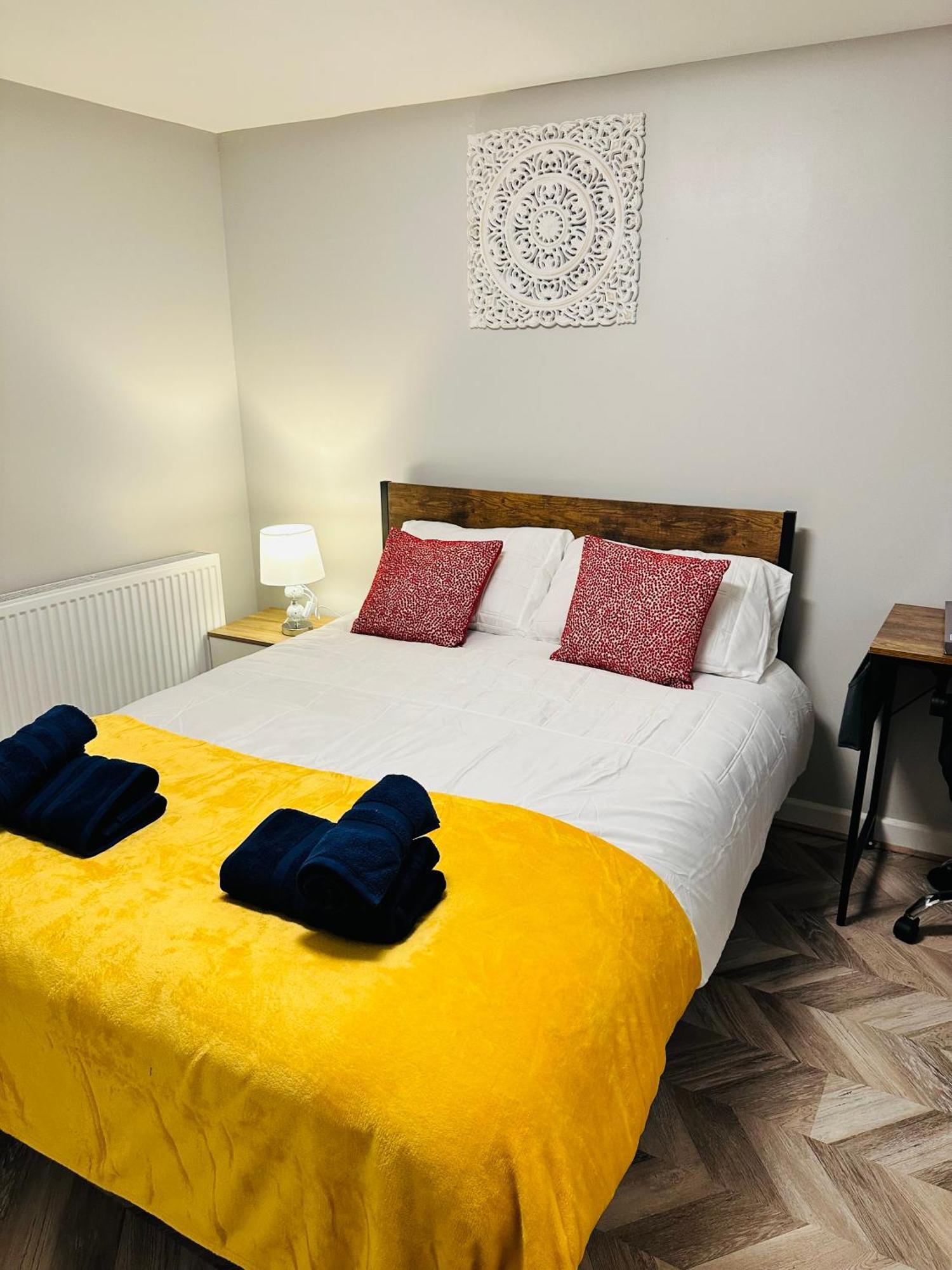 Comfy Studio Flat And Workspace Near Ashton-U-Lyne Station Stalybridge Dış mekan fotoğraf