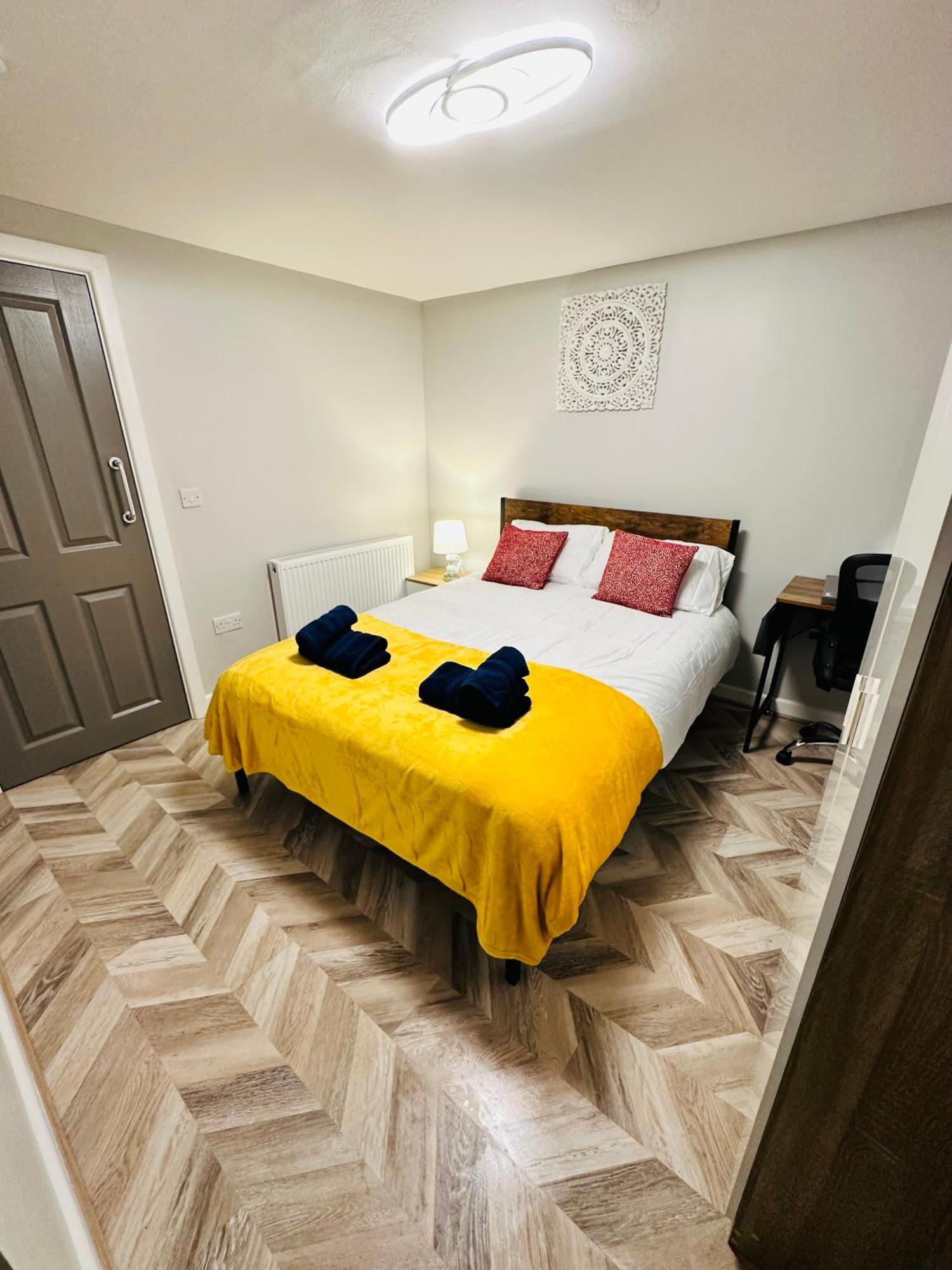 Comfy Studio Flat And Workspace Near Ashton-U-Lyne Station Stalybridge Dış mekan fotoğraf