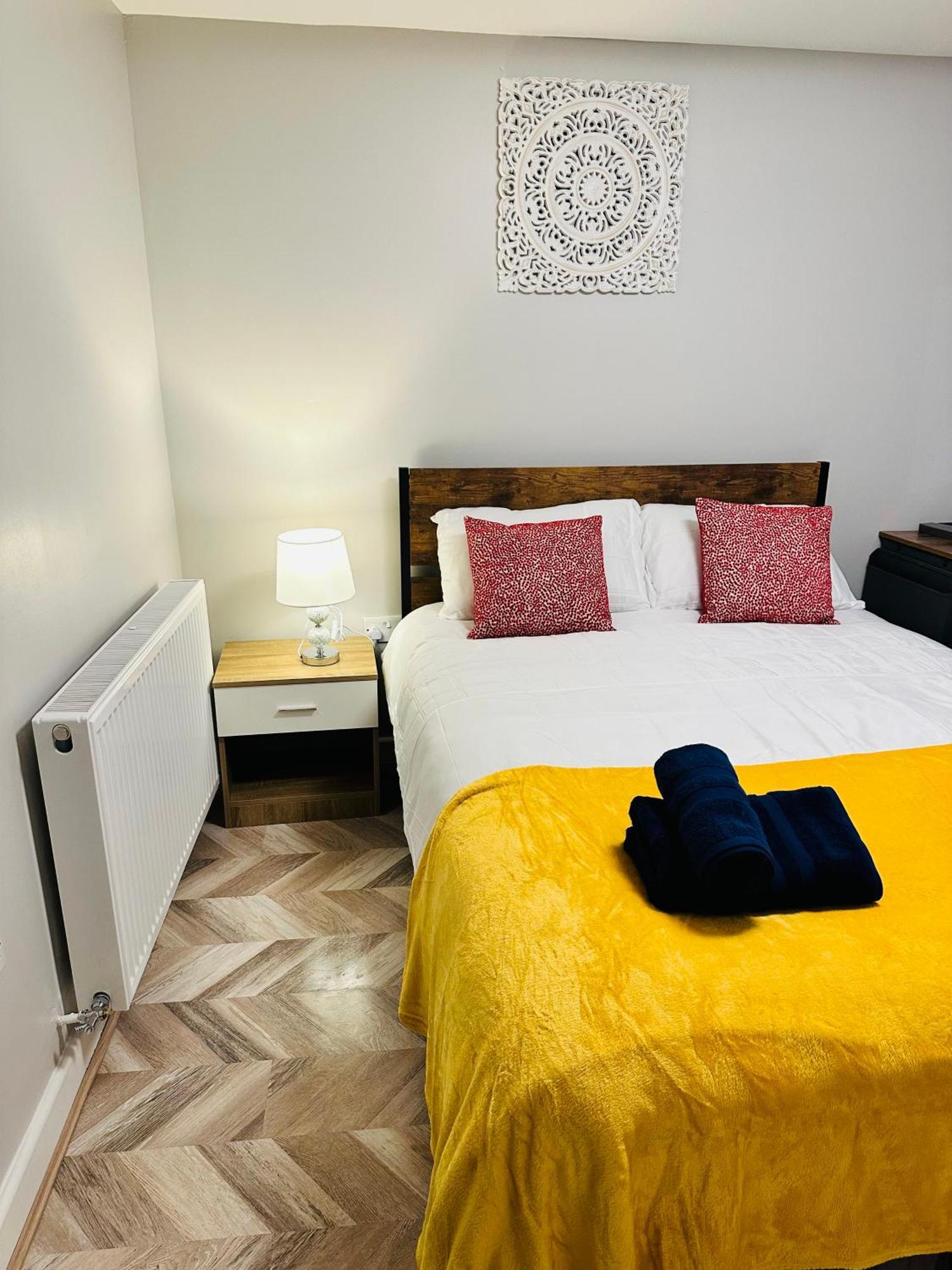 Comfy Studio Flat And Workspace Near Ashton-U-Lyne Station Stalybridge Dış mekan fotoğraf